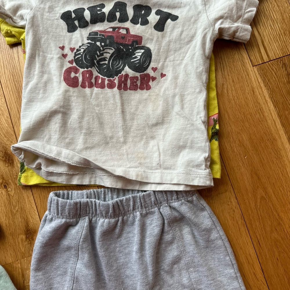 Toddler Boy 18 Months Lot Bundle Grayson Mini Old Navy Tshirts Shorts Cat & Jack - Picture 6 of 16